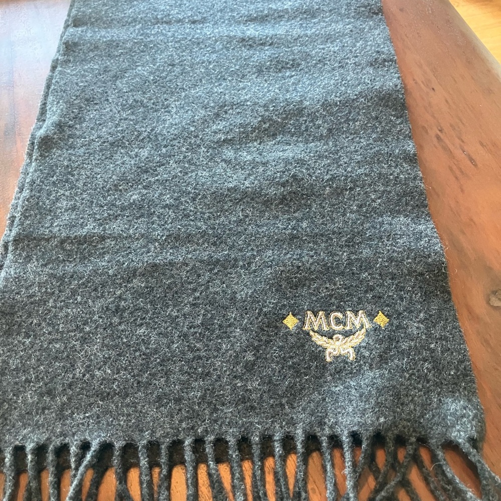 MCM Men's Charcoal Gray Scarf with Gold Embroidered Logo - Picture 3 of 3